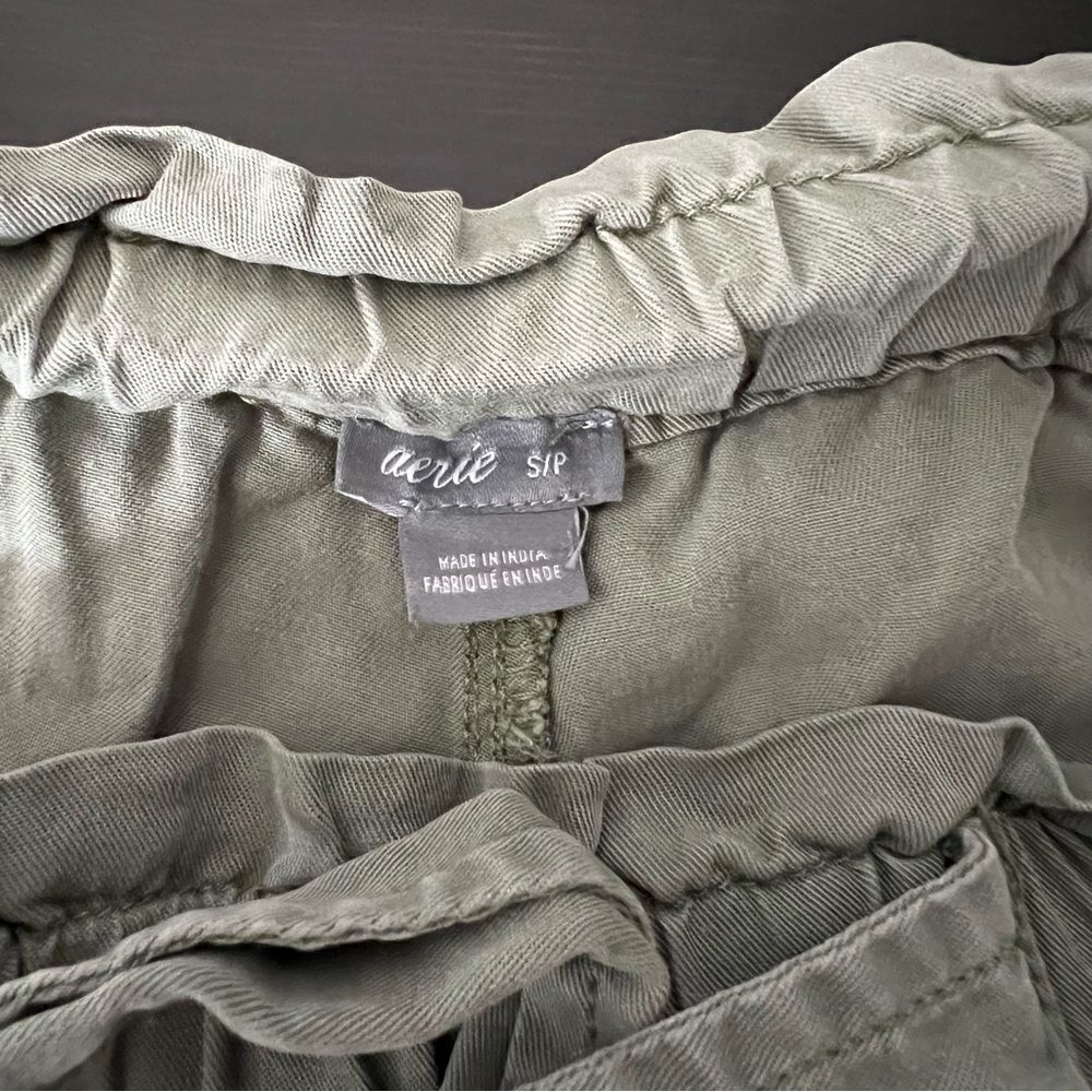 Aerie Shorts Womens Small Olive Green Elastic Waist Pockets Pull On Lightweight - Picture 6 of 9